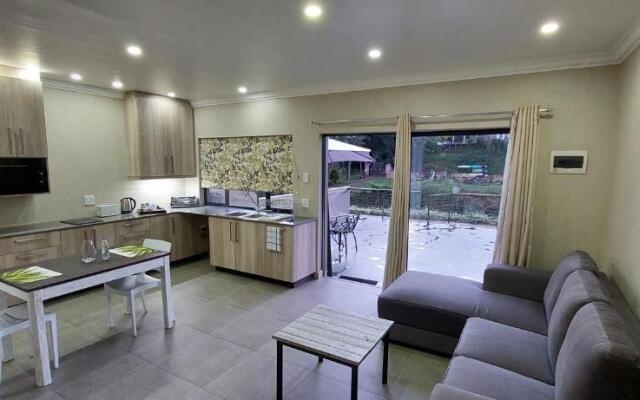 Studio 5 Churchill Lane Apartment