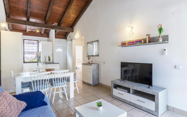 Stunning Home in Cervar Porat With Wifi and 2 Bedrooms