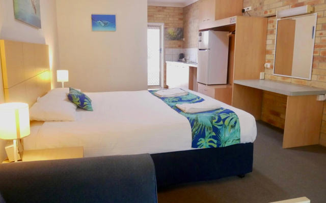Emeraldene Inn & Eco-Lodge – Guest Rooms – Hervey Bay