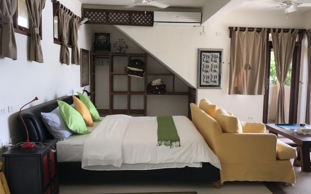 Stunning luxe 220sm villa by the sea entirely private with own pool