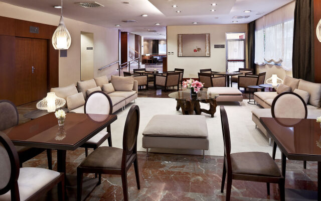 NH Córdoba Califa Hotel