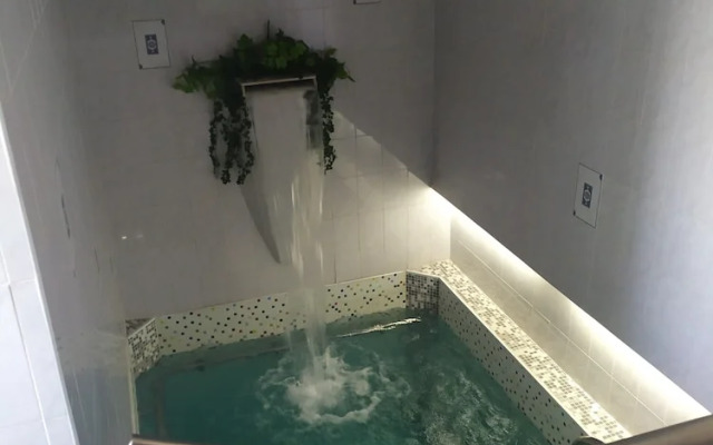 Paradise Hotel