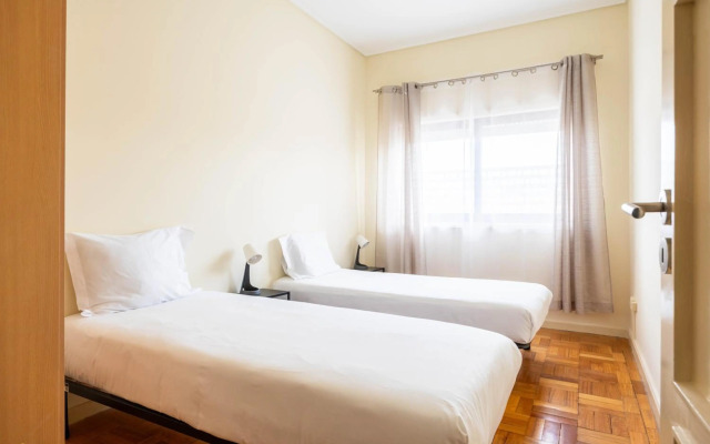 Convenient 3-Bedroom Apartment next to Bom Sucesso