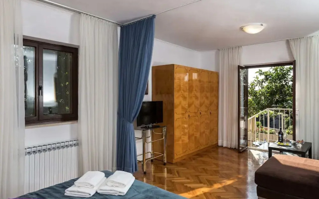 Apartment Vukic - Studio Apartment With Terrace and Garden View