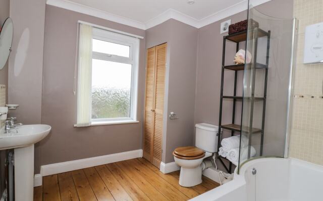 9 Oaklands Terrace