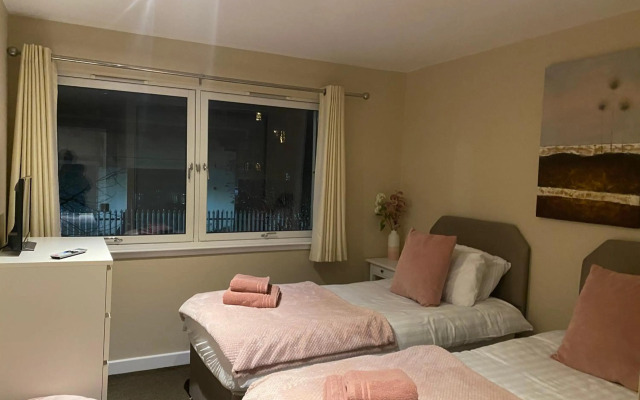 City Centre 2 bedroom apartment, secure parking.