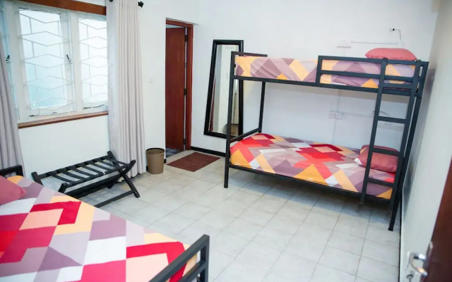 Tuk Tuk Hostels
