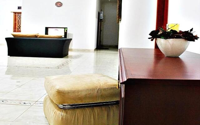 De Nuansa Dago Villa by HouseinBandung