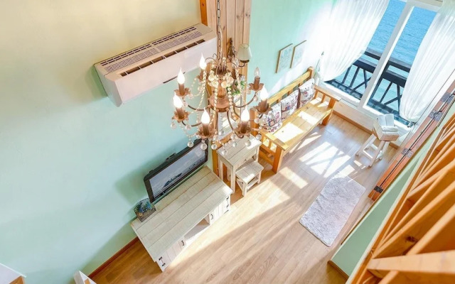 Ganghwa Hana & Alice spa Pension