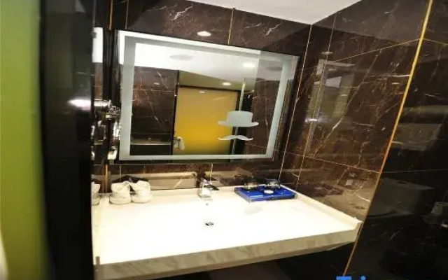 Zmax Hotel·Harbin Bingxue Big World