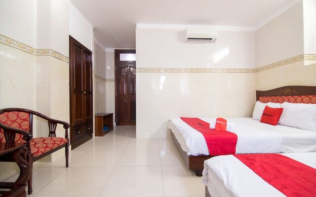 RedDoorz near Tan Son Nhat Airport