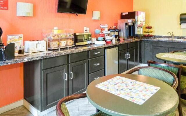 Econo Lodge South Olathe