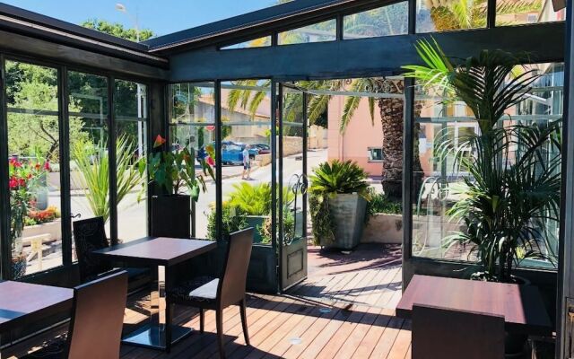 Hotel Restaurant La Villa Arena