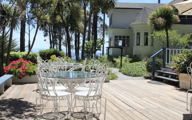 Monarch Cove Inn