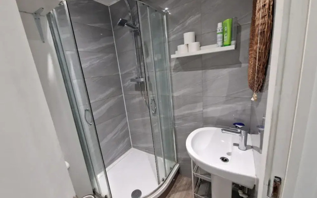 Impeccable 1-bed Apartment in London