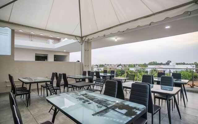 Capital O 30599 Hotel Blue Spring