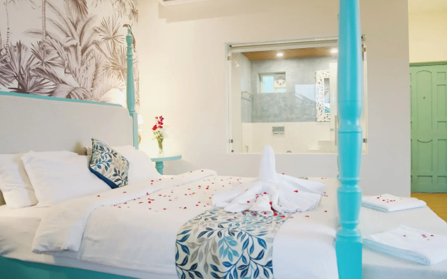 Larios Beach Holidays