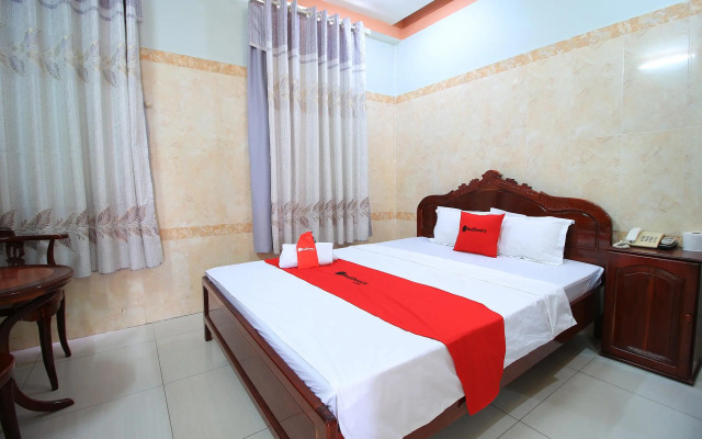 RedDoorz near Him Lam