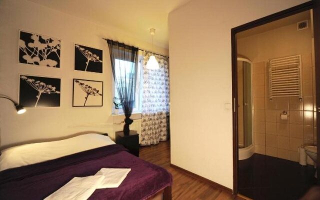 Very Berry Hostel