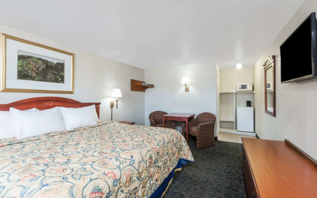 Knights Inn North Attleboro