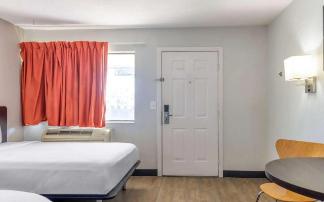 Motel 6 Elizabethtown, KY