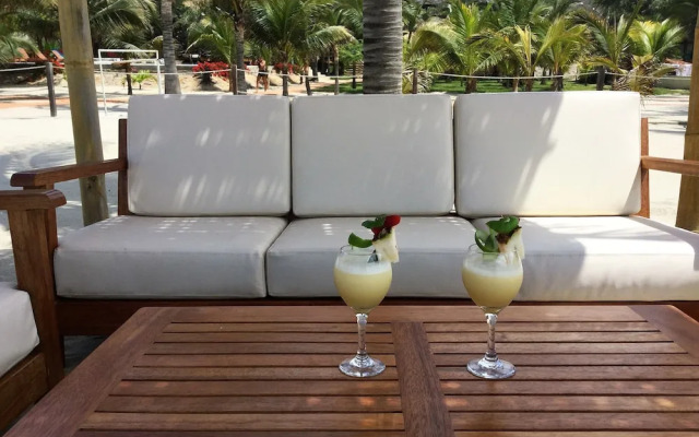 Bungalows & Suites Punta Camarón