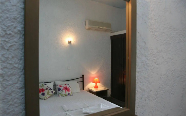 St George Studios Apartments