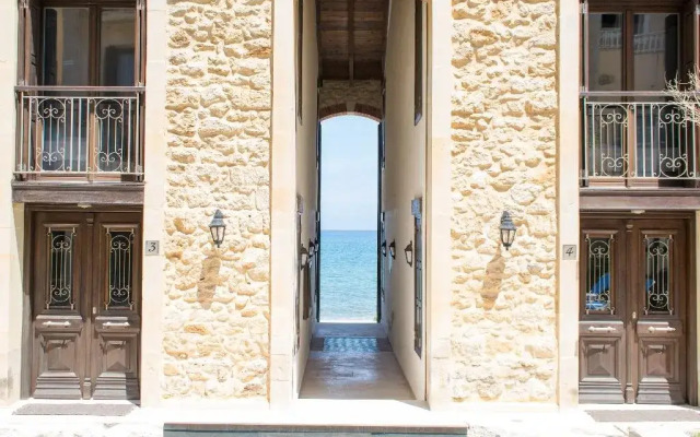 Volakas Beachfront Suites