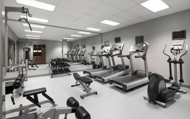 Courtyard by Marriott Montreal Airport