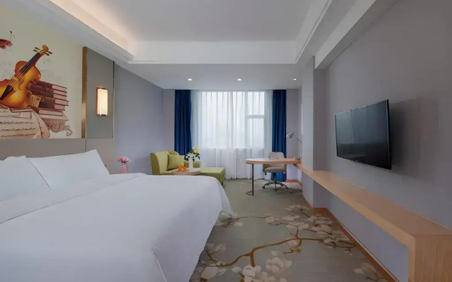 Vienna International Hotel (Foshan Eternal Love Xiqiao Mountain Scenic Area)