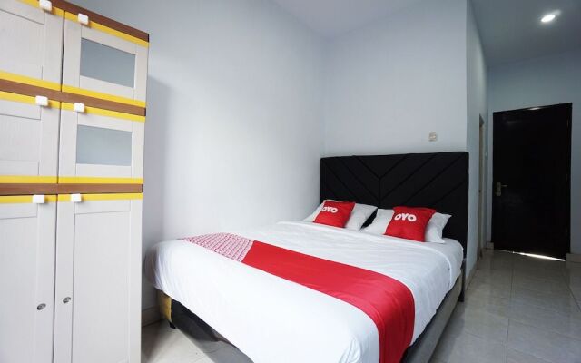 OYO 2566 Putri Kesia Rooms