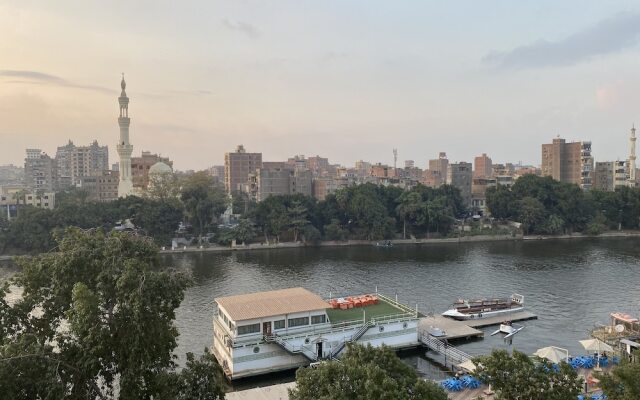 Nile View Apartment - Sleeps 4 & Balcony