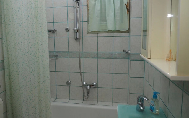 Comfortable Nena Apartment with Nice View