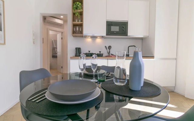 Lake River Apartment