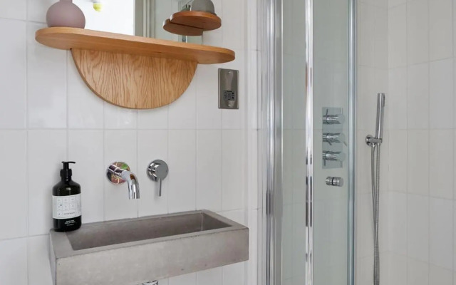 Pontcanna by Black Door Stays