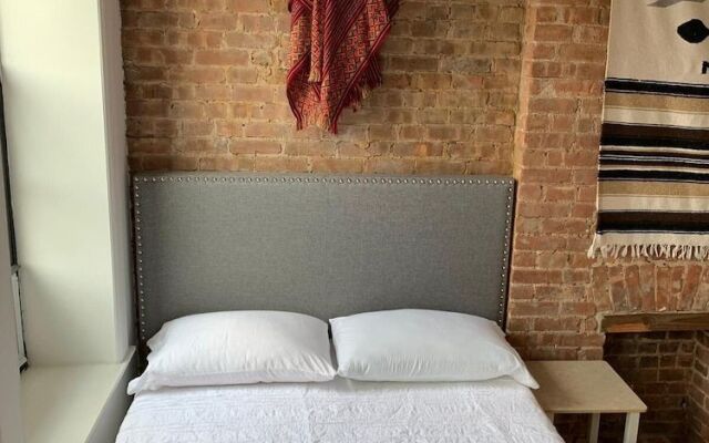 Manhattan Private Bedroom Hostel