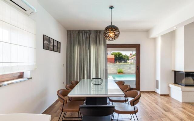 Charming villa Roma with private pool near Pula