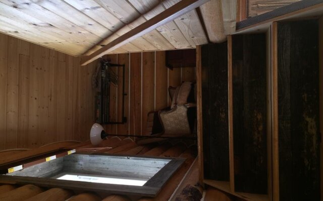 Cabins Over Crag Lake