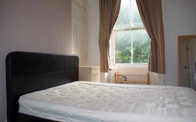 Bright and Central 3 Bedroom Apartment