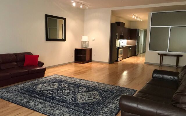 Pleasant  2BR Apartment | Great Value Downtown