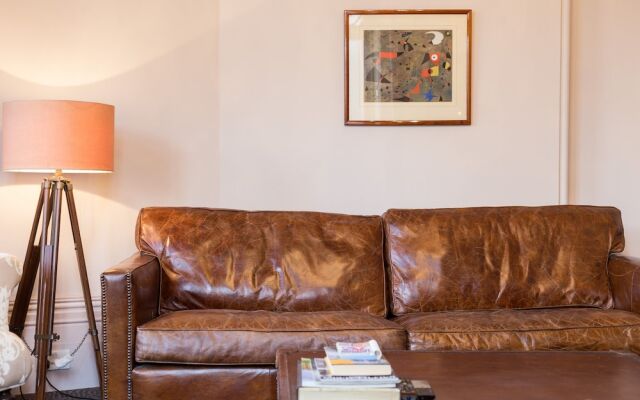 1 Bedroom Flat In Soho