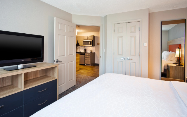Candlewood Suites Kenosha – Pleasant Prairie by IHG