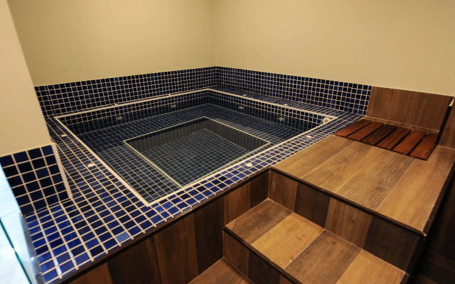 Bristol Infinity Hotel