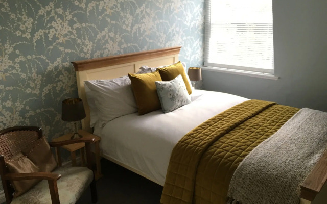 Chic City Centre Georgian Maisonette