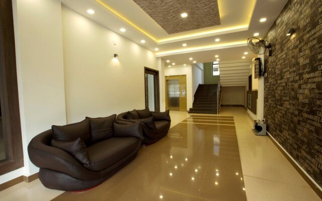 Glitz Inn