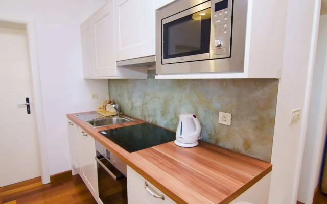 Apartment in Murter With Swimming Pool