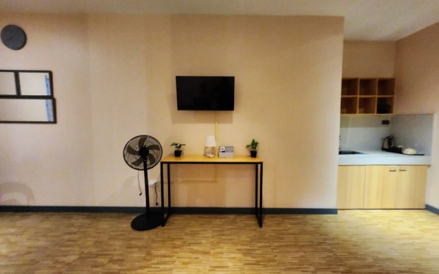 Freddo Studio Apartelle