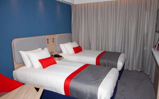 Holiday Inn Express Cardiff Bay by IHG