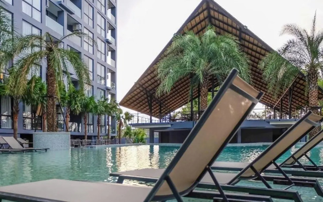 1BR Suite with Rooftop Pool C223