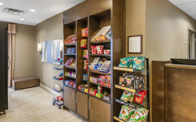 Best Western Plus Winnipeg West